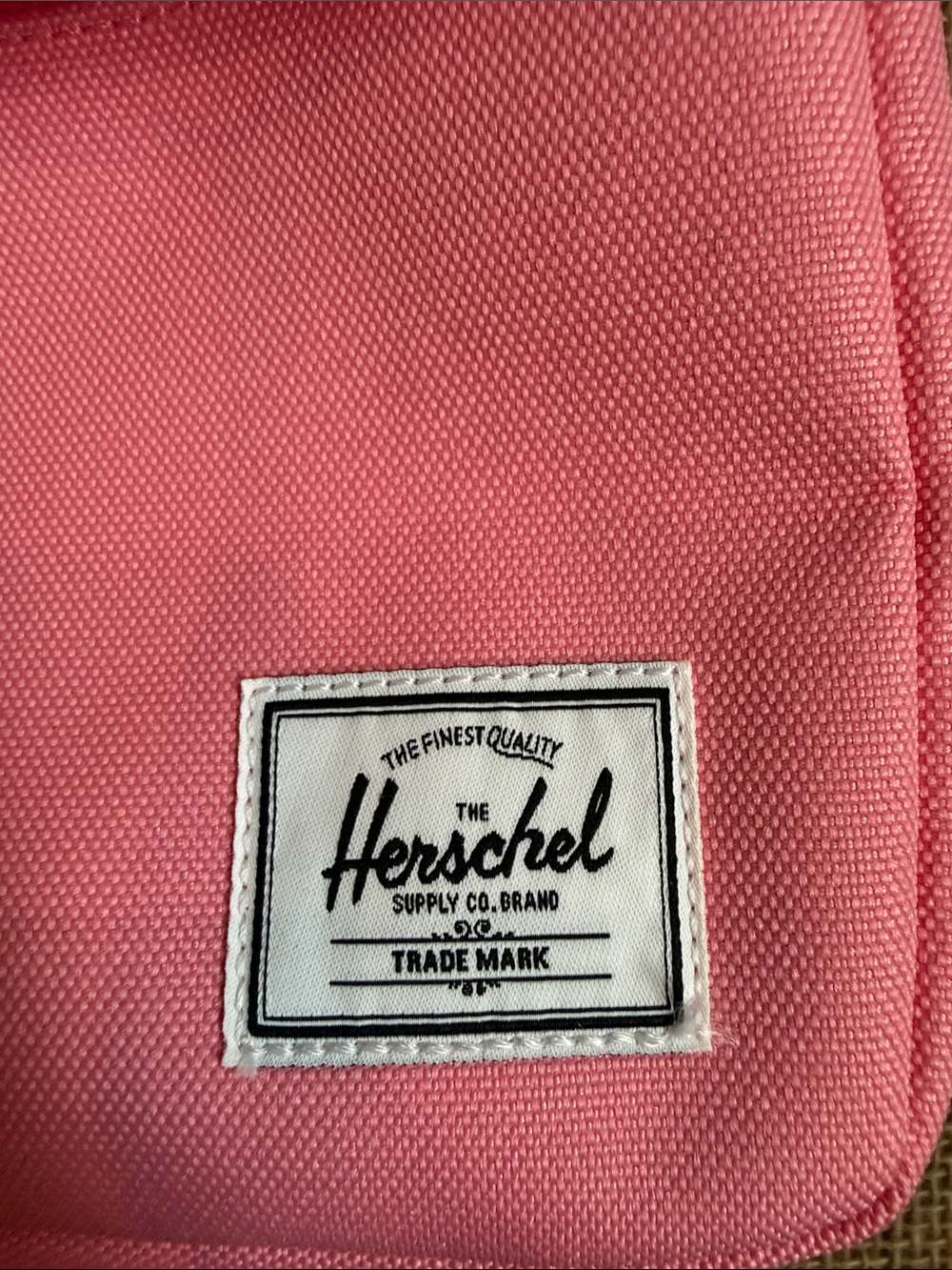 Limited Edition Herschel Supply Company Pink Cosmetic Pouch brand new with tags - Picture 8 of 11